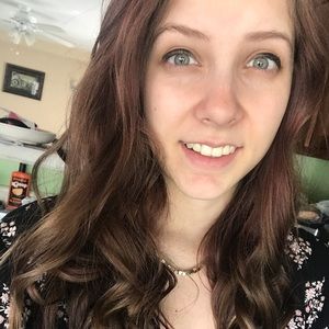 Meet your Posher, Kayla